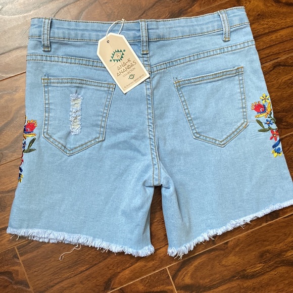 NWT light blue denim cutoffs in size L - Picture 4 of 11